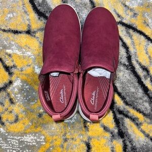 Clarks Women's burgundy Ankle Suede casual Booties Size 9.5M